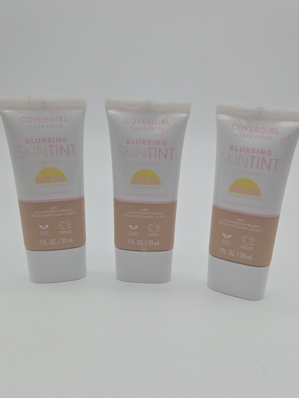 COVERGIRL Blurring Skingint Tinted Primer - Light/Medium Warm (peachy tan) 3pack